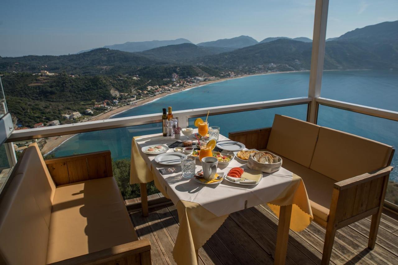Porto Timoni Bed and Breakfast Afión Eksteriør billede